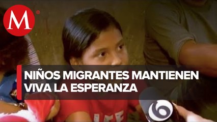 Menores acompañan a sus padres en la caravana para lograr el sueño americano
