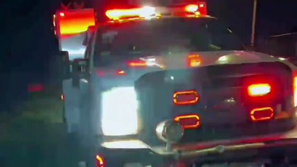 Una llanta provocó que  una conductora volcara su BMW en carretera a Morelia en Plazas Outlet