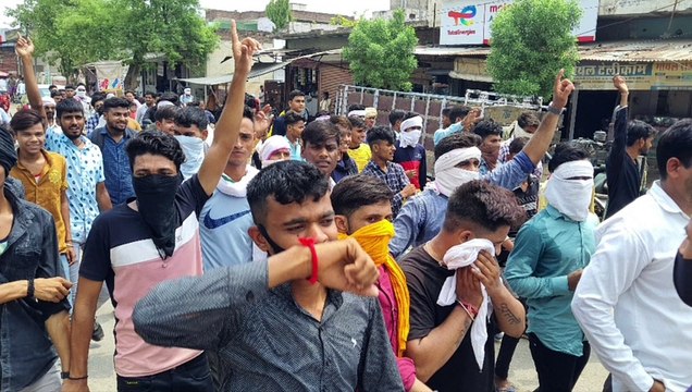 अग्निपथ योजना का दूसरे दिन भी विरोध, युवाओं ने प्रदर्शन कर जताया रोष