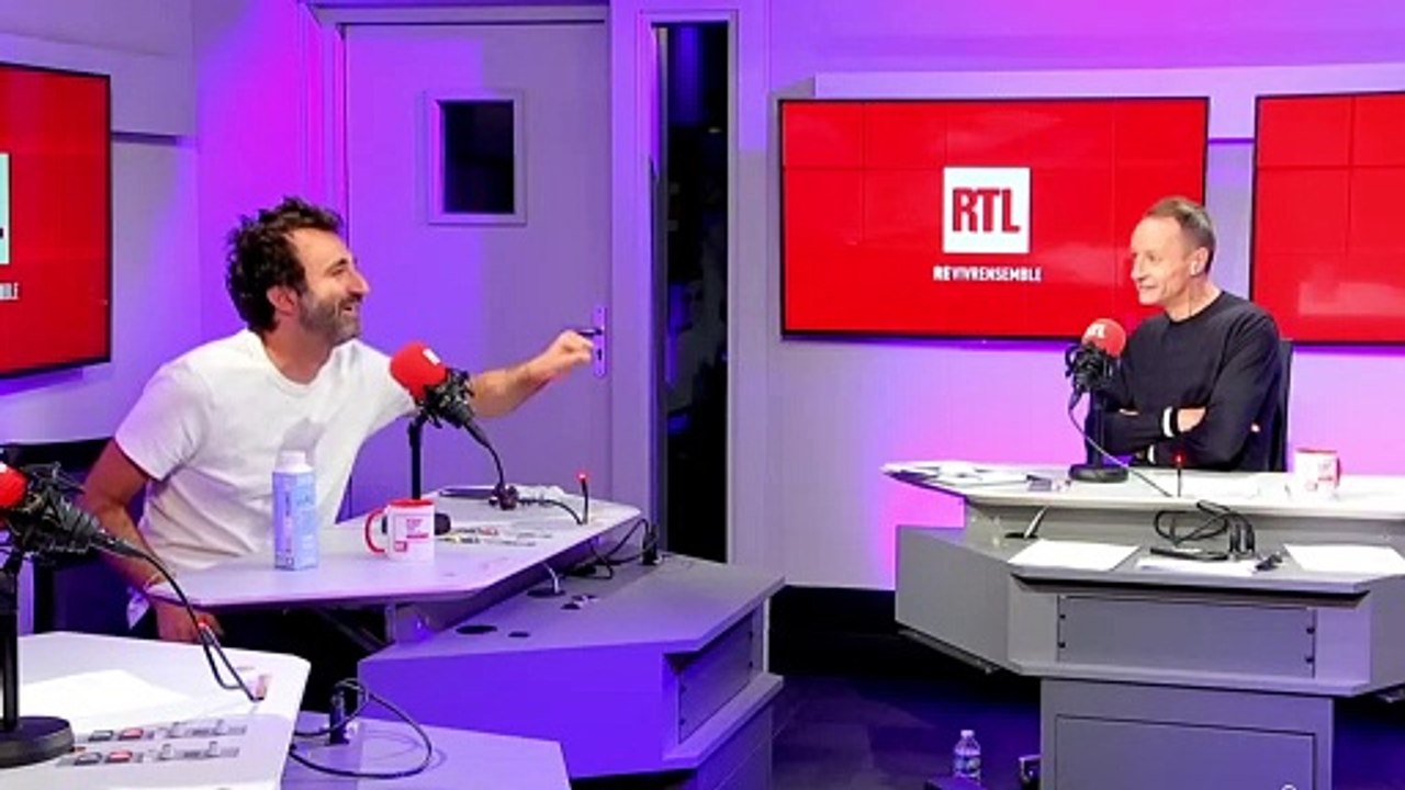 Mathieu Madénian : "J'ai vu le Père Fouras monter dans une voiture avec des Nike"