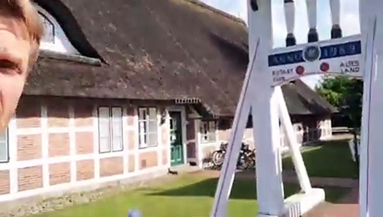 # Volkslehrer : Prunkvolle Grüße aus dem Alten Land. ‍