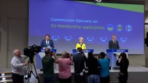 المفوضية الأوروبية توصي بمنح أوكرانيا صفة مرشحة للانضمام إلى الاتحاد الأوروبي