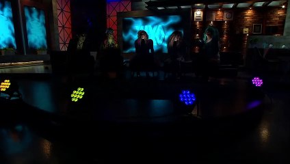 Lo desconocido: Adorna su patio con calaveras y 'cobran vida'