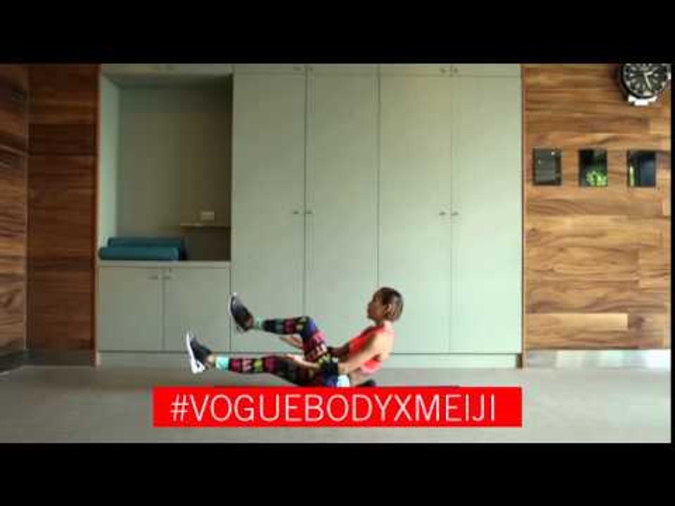 #VogueBody: How to do Switch Leg Crunch correctly by Meiji