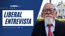 Idoso celebra vitória no exame da OAB