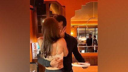 Bollywood Actress का Birthday पर Boyfriend को Liplock करते Viral,Kim Sharma ने..।*Entertainment