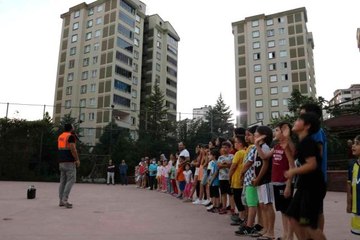 Kahramanmaraş'ta sitede deprem tatbikatı