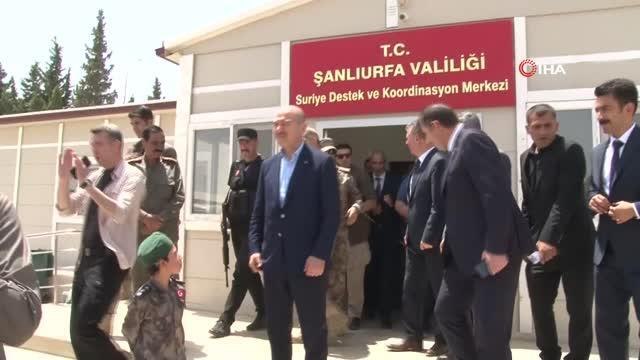 Bakan Soylu: Telebyad'ın örnek duruşu bizi sevindirmekte, bazılarını da kıskandırmaktadır Bakan Soylu Telabyad'ta aşiret mensuplarıyla buluştu