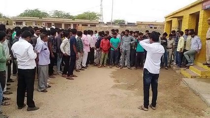 Video: युवक पर फायरिंग के बाद बंद रहा बाजार, की आरोपियों के गिरफ्तारी की मांग