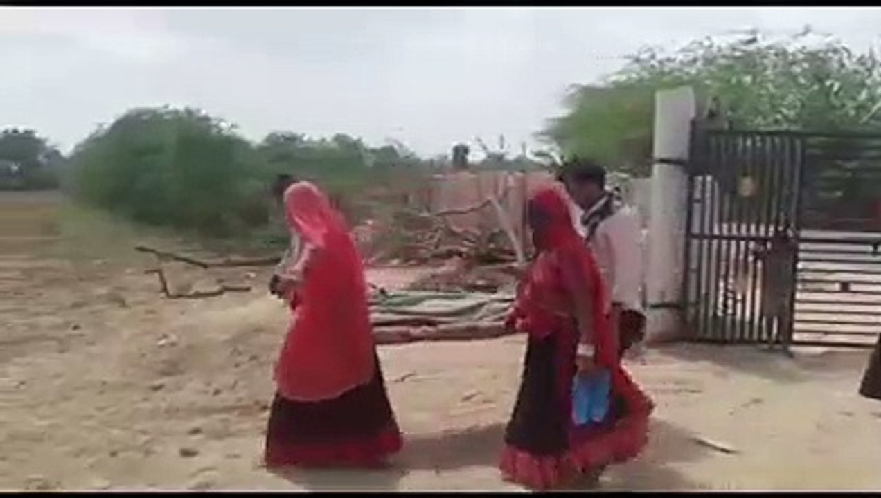 जालोर में यहां रास्ता था अवरुद्ध तो प्रसूता और नवजात को खाट पर लेकर लौटे परिजन