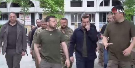 Zelenskiy'den cephe hattındaki Mikolayiv'e ziyaret