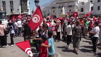 Tunus'ta 25 Temmuz'da düzenlenecek yeni Anayasa referandumu protesto edildi