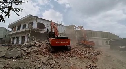 सरखेज में 11433 वर्ग फीट जगह से तोड़े निर्माण Video