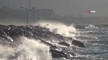 Bandırma'da fırtına etkili oluyor