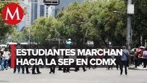 Marchan estudiantes campesinos y rurales hacia la SEP