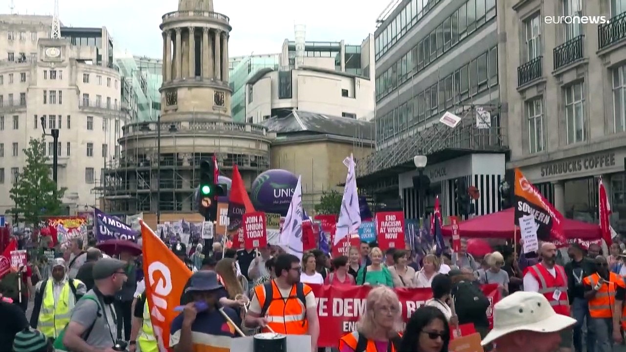 Gestiegene Lebenshaltungskosten: Tausende protestieren in London