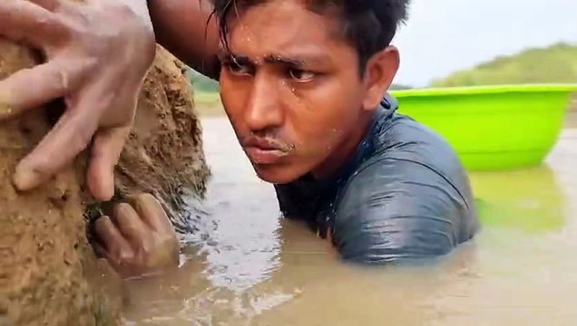 Amazing Daily Life Fishing. Flowing Water River Dry Hill Underground Big Stuck Fish Catching #fish