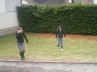 Mes cherie dessende de l arbre 3