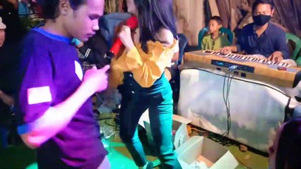 Hot saweran dangdut - Goyang bikin naik
