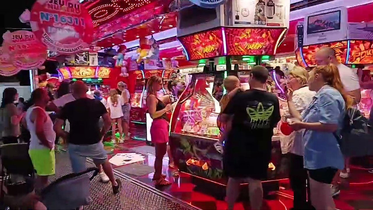 TRETS 23H 18 Juin 2022, Pas mal de monde à la Fête foraine de la St Jean