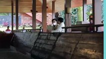 Gaya Prabowo Latih Gibran Naik Kuda di Hambalang