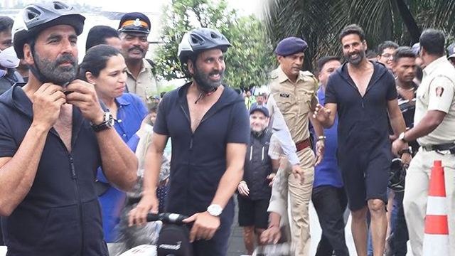 Akshay Kumar Marine Drive पर Cycling और Electric Bike Ride Full Video Viral | Boldsky *Entertainment