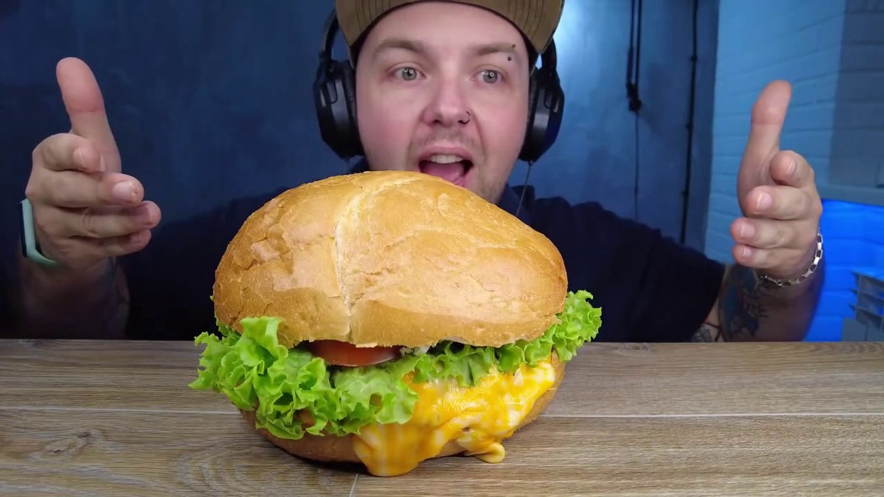 I DID IT. THE UNFORGETTABLE TASTE OF THE GIANT HAMBURGER | ASMR EATING