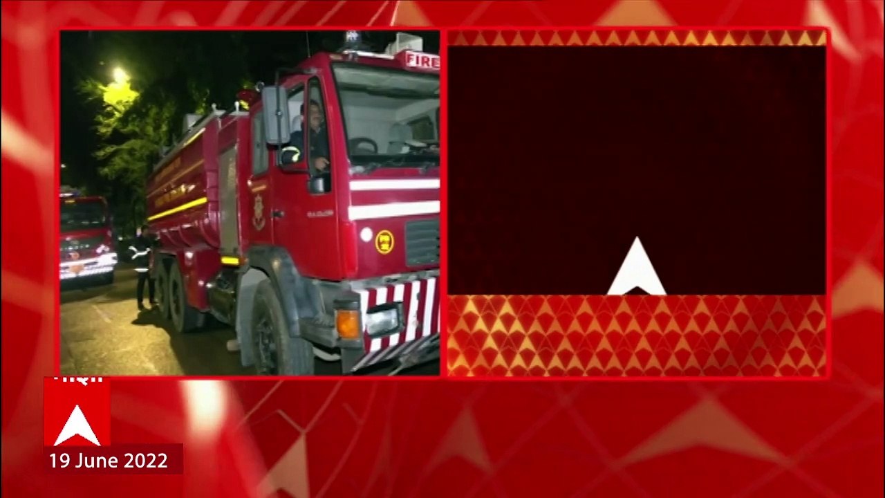 Mumbai : चेंबूरमध्ये झोपडीवर कोसळली दरड, दोन जण गंभीर जखमी ABP Majha