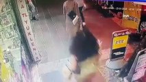 İstanbul'da yolda yürüyen kadını tokatladı! Darp edilip uçan tekme yedi