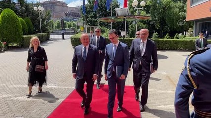 Bakan Çavuşoğlu, Kosova Cumhurbaşkanı Osmani-Sadriu ile görüştü