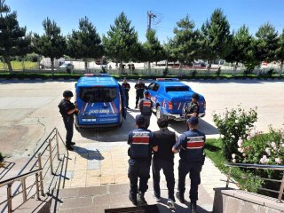 Son dakika haberi: Karısını 10 yıl önce öldüren zanlı JASAT'ın operasyonuyla ahırda yakalandı