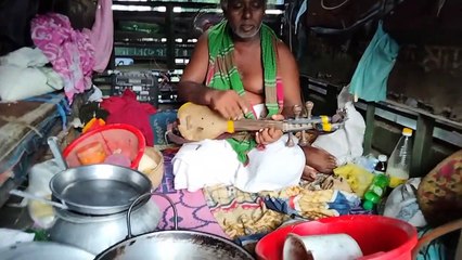 ভ্রাম্যমান বাড়ি।। পরিবার নিয়ে প্রায় ৪০ বছর ভুটভুটিতে বসবাস।