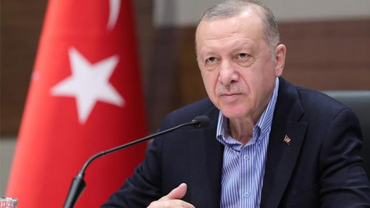 Erdoğan'dan "Babalar Günü" mesajı: Ömrünü ailesinin huzuruna, mutluluğuna, refahına adayan tüm babaların Babalar Günü'nü tebrik ediyorum