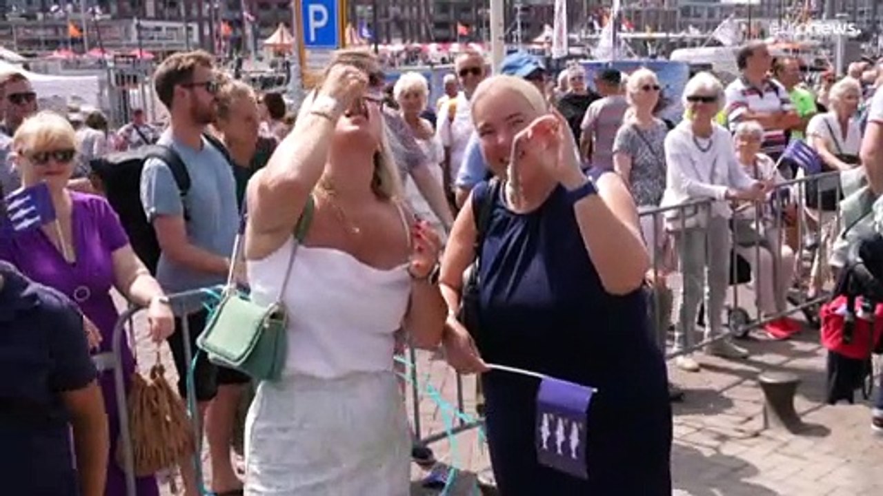 L'Aia: al via la stagione delle aringhe, in migliaia all'apertura