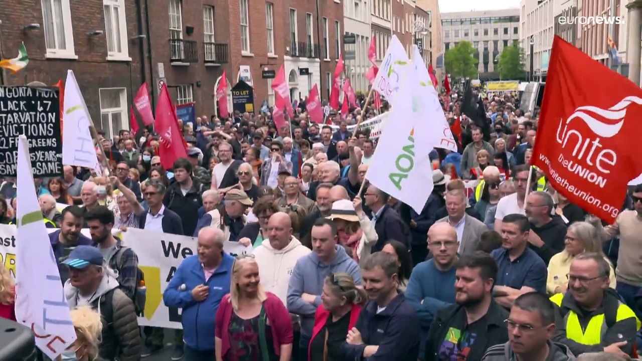 Carovita, gli irlandesi scendono in piazza
