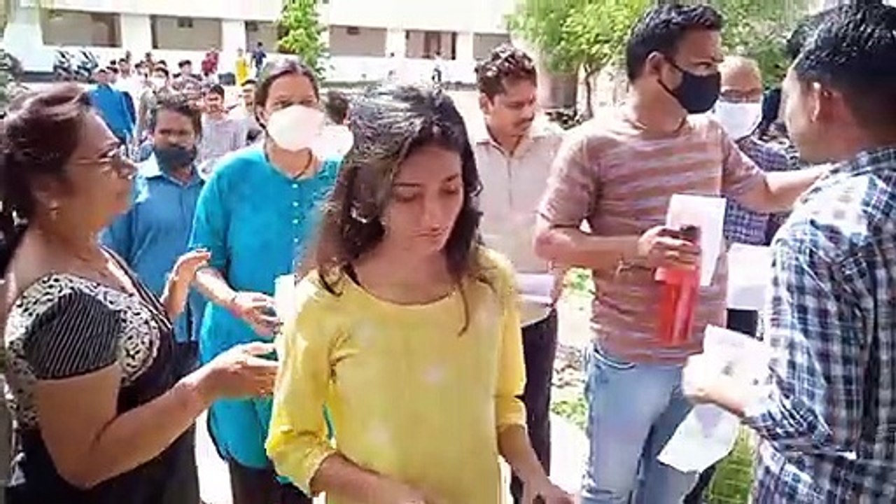 3355 youths arrived to take the exam to become an officer, got the belt removed till the clock