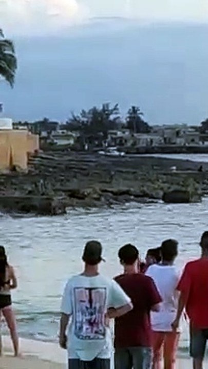 Cubanos gritan de alegría al presenciar una salida ilegal en Matanzas