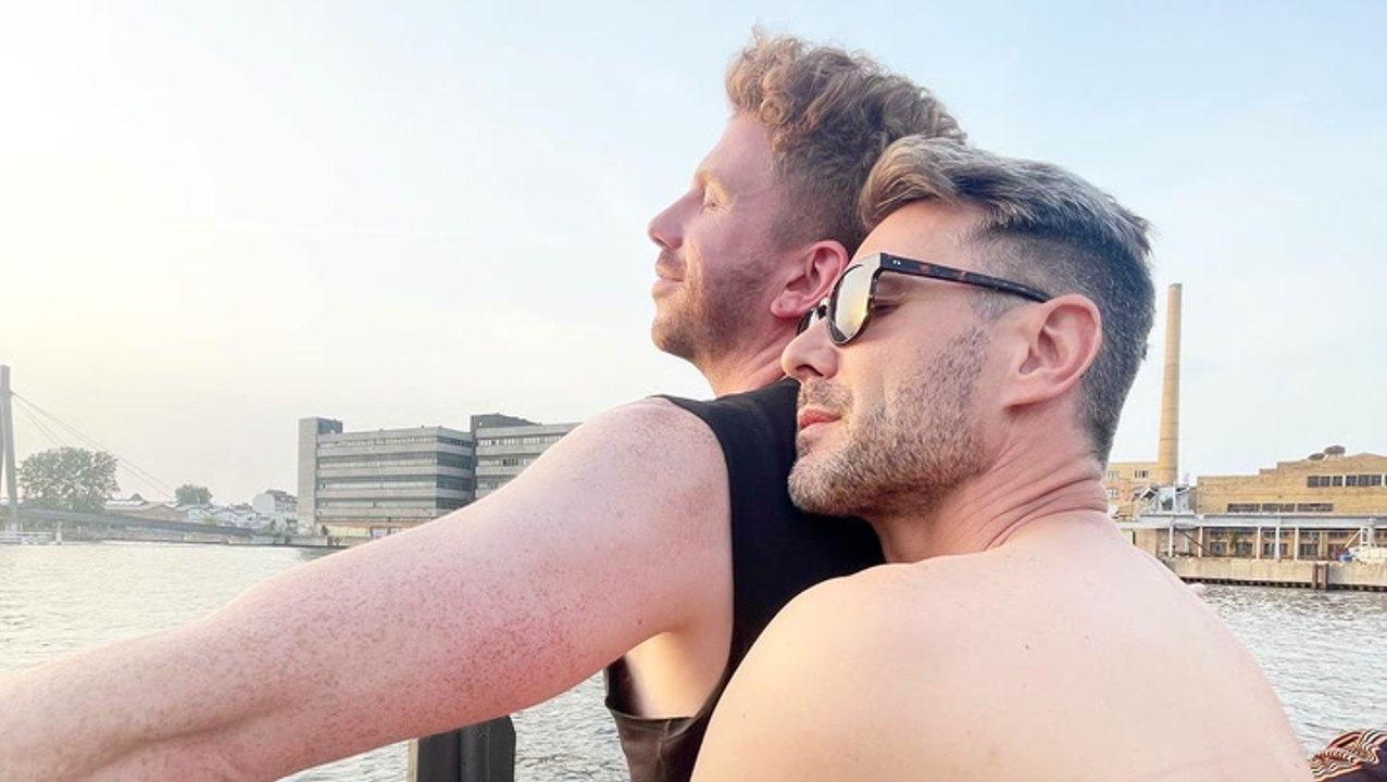 „Schönes Paar“: Doch hier kuschelt Jochen Schropp nicht seinen Mann Norman