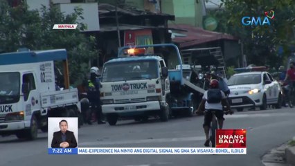 Mga nakaparadang tricycle at truck, hinatak ng MMDA | UB