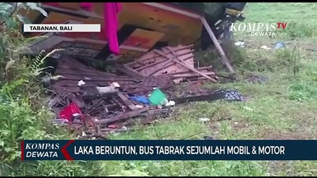 Lakalantas, Bus Pariwisata Tabrak Sejumlah Mobil & Motor