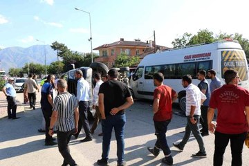 Son dakika haberleri | Erzincan'da iki minibüs çarpıştı: 7 yaralı