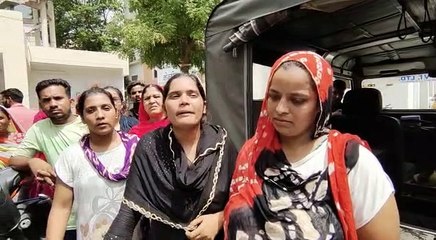 Murder of a young man with a sharp weapon in mutual enmity