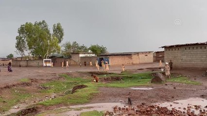 İSLAMABAD - Pakistan'daki Afgan mülteci çocukların çoğu eğitim alamıyor