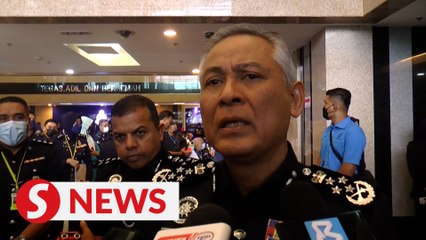 Télécharger la video: IGP: Beware of intimidating callers: They're scammers, not investigators