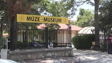 Tyana Antik Kenti'nde Roma dönemine ait mermerden kadın figürü bulundu