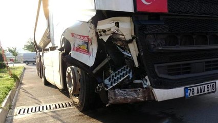 Son dakika haberleri: Karabük'te tır otomobille çarpıştı: 3 yaralı