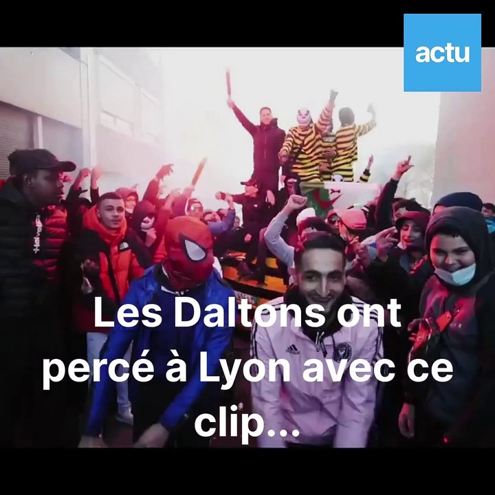 Les Daltons bloquent l'A43 pour tourner un clip