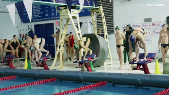 Las nadadoras trans excluidas de las competiciones femeninas