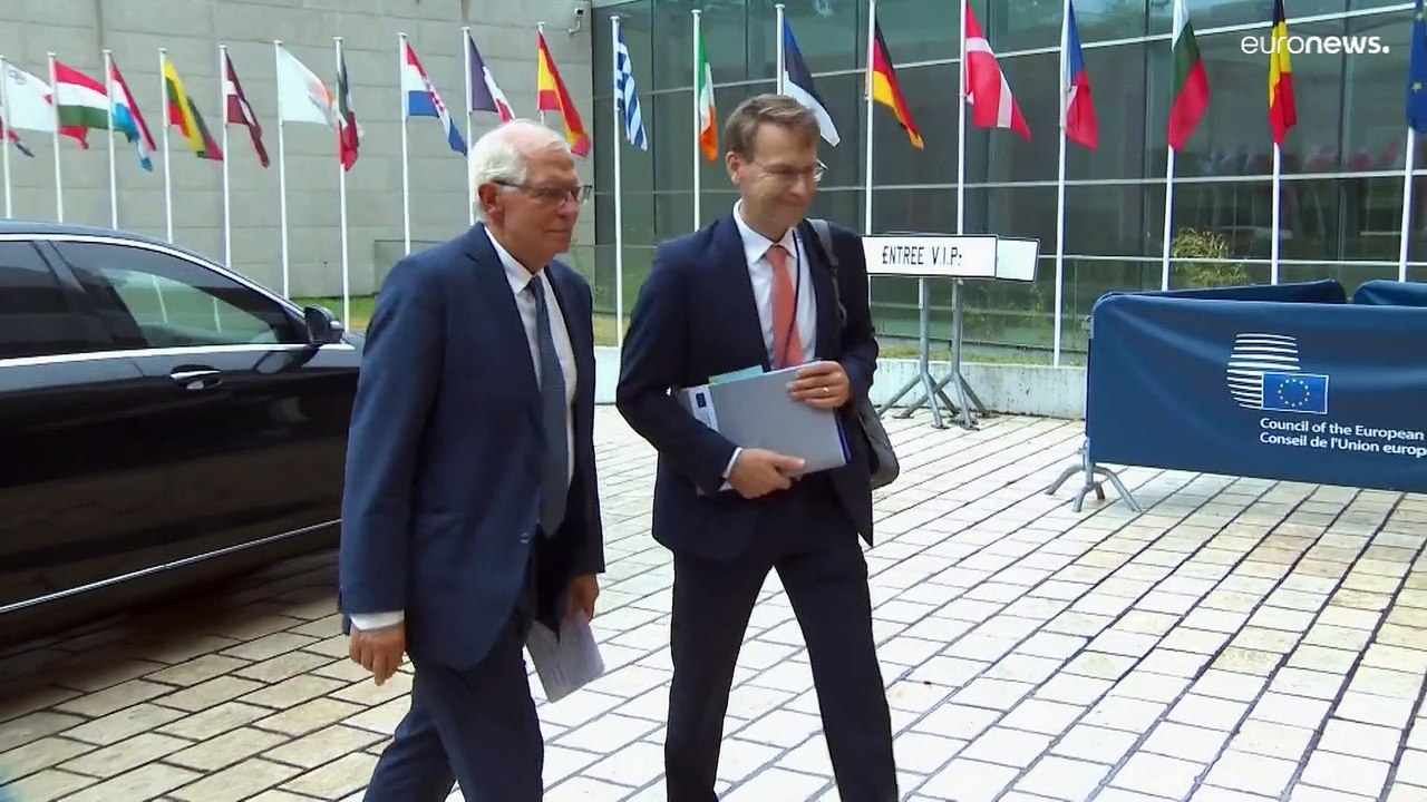 Retenção de cereais na Ucrânia é "crime de guerra", diz chefe da diplomacia da UE