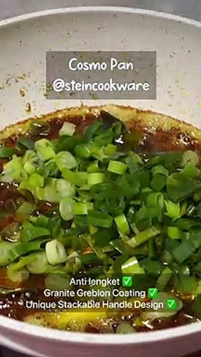 Resep mie ayam abang abang ter gampang se jagad raya  lebay sih, tapi ini emang enak dan praktis. Pan nya aku pake cosmo pan @steincookware #mieayam #resepmieayamrumahan #resepmieayam